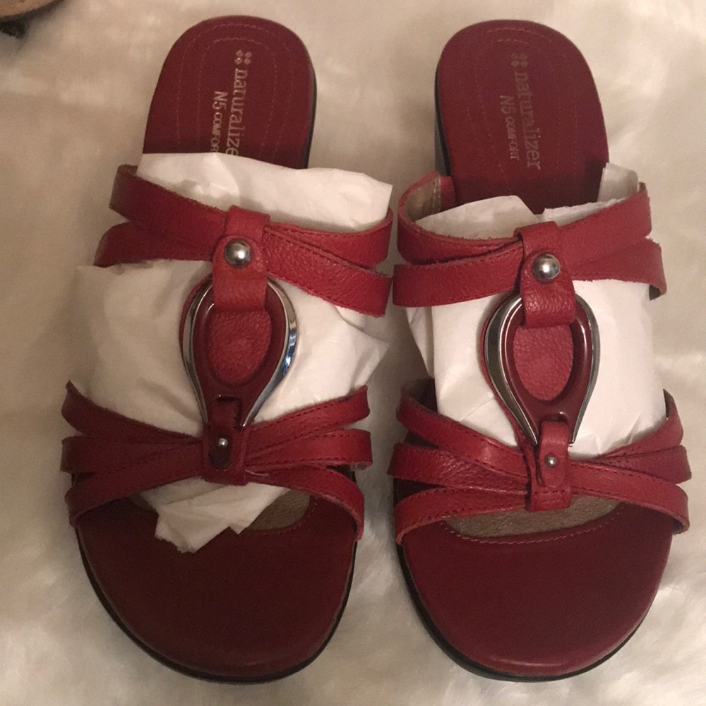 NWOT Naturalizer comfort wedges